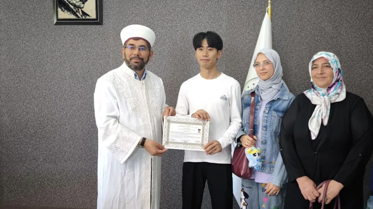 Dil Eğitimi İçin Geldiği Kayseri'de İslam'ı Seçti: Çinli Tong Zuo 'Hasan' Adını Aldı
