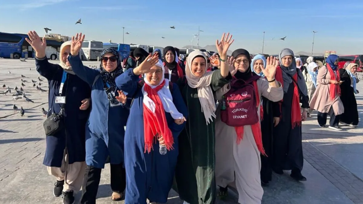 Şehit Yakınları Kutsal Topraklarda: 60 Kişi Umre'ye Uğurlandı