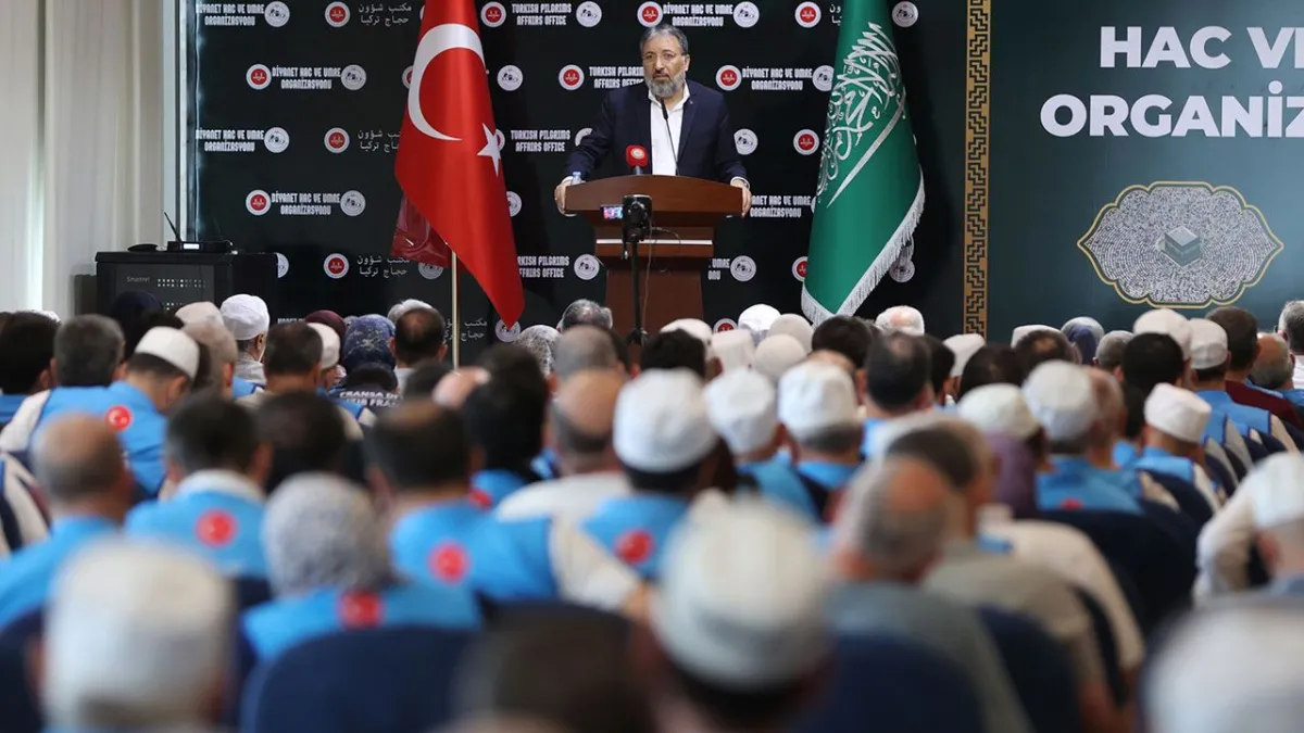 Diyanet Başkanı Arpaguş, Mekke'de Hac Görevlileriyle Bayramlaştı: "Fedakarlık Bizden Beklenir"