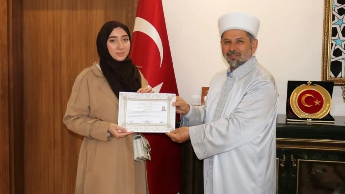 Rusya Vatandaşı Valeriia Teplova, Mardin'de İslam'ı Seçti ve Zehra Adını Aldı