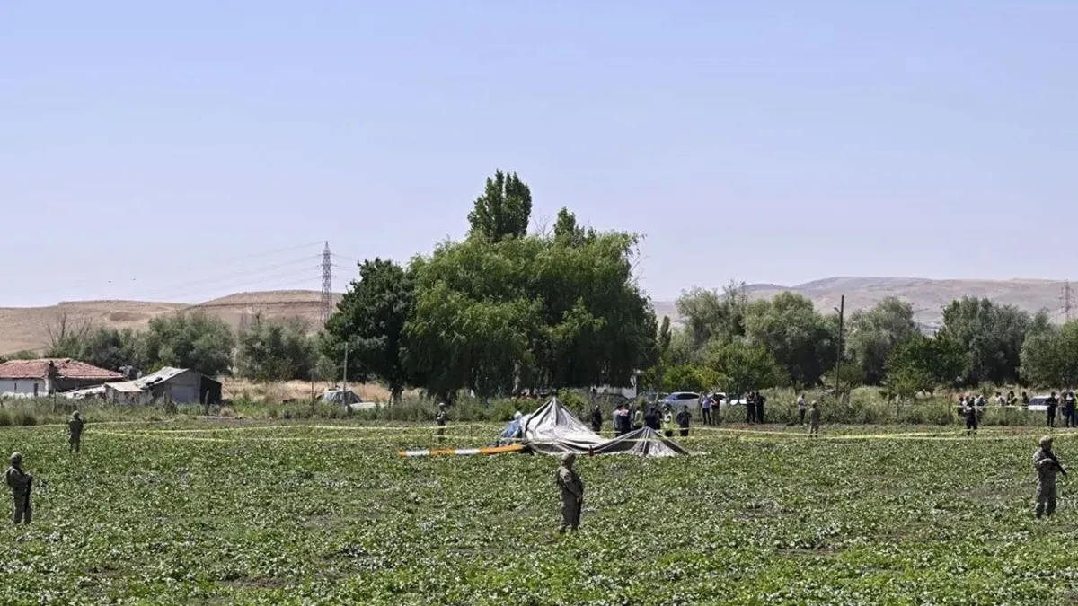 Ankara'da Eğitim Helikopteri Düştü: 2 Yaralı Hastaneye Sevk Edildi