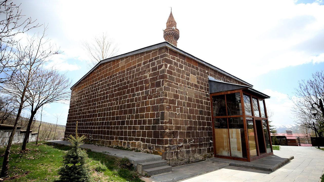 Bitlis'in Saklı Hazinesi: 1500 Yıllık Ayasofya Camii Tarihi Dokusuyla Büyülüyor