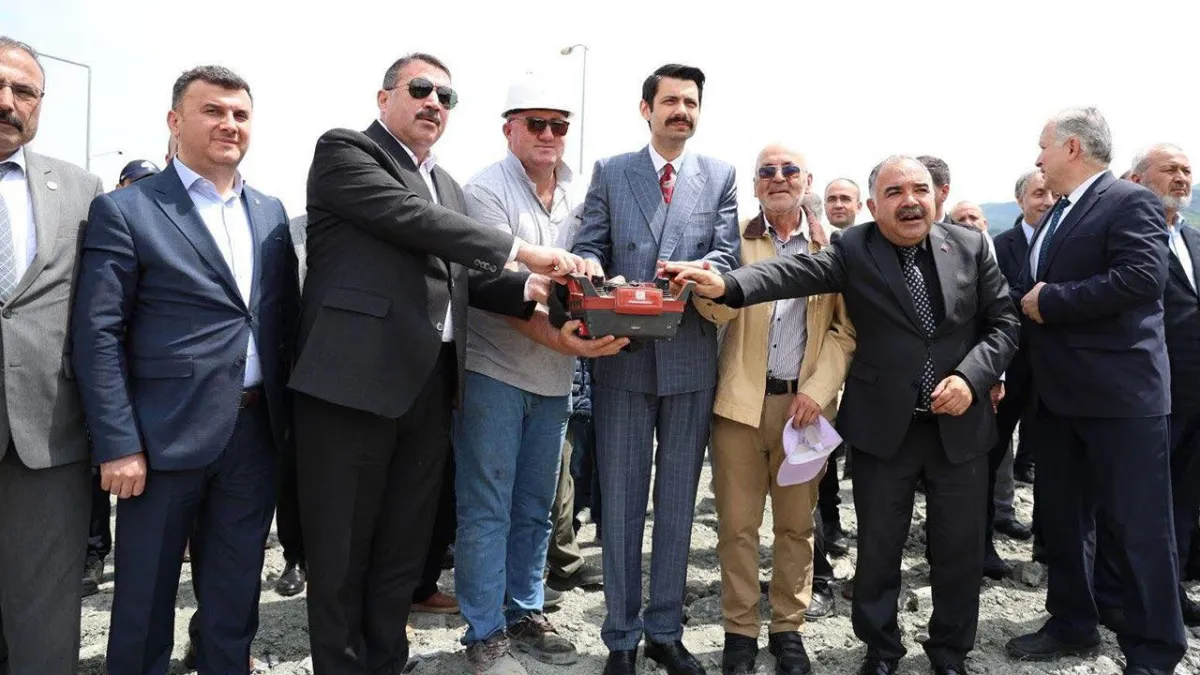Devrek'te Yeni Kur'an Kursu ve Müftülük Hizmet Binası Temeli Dualarla Atıldı