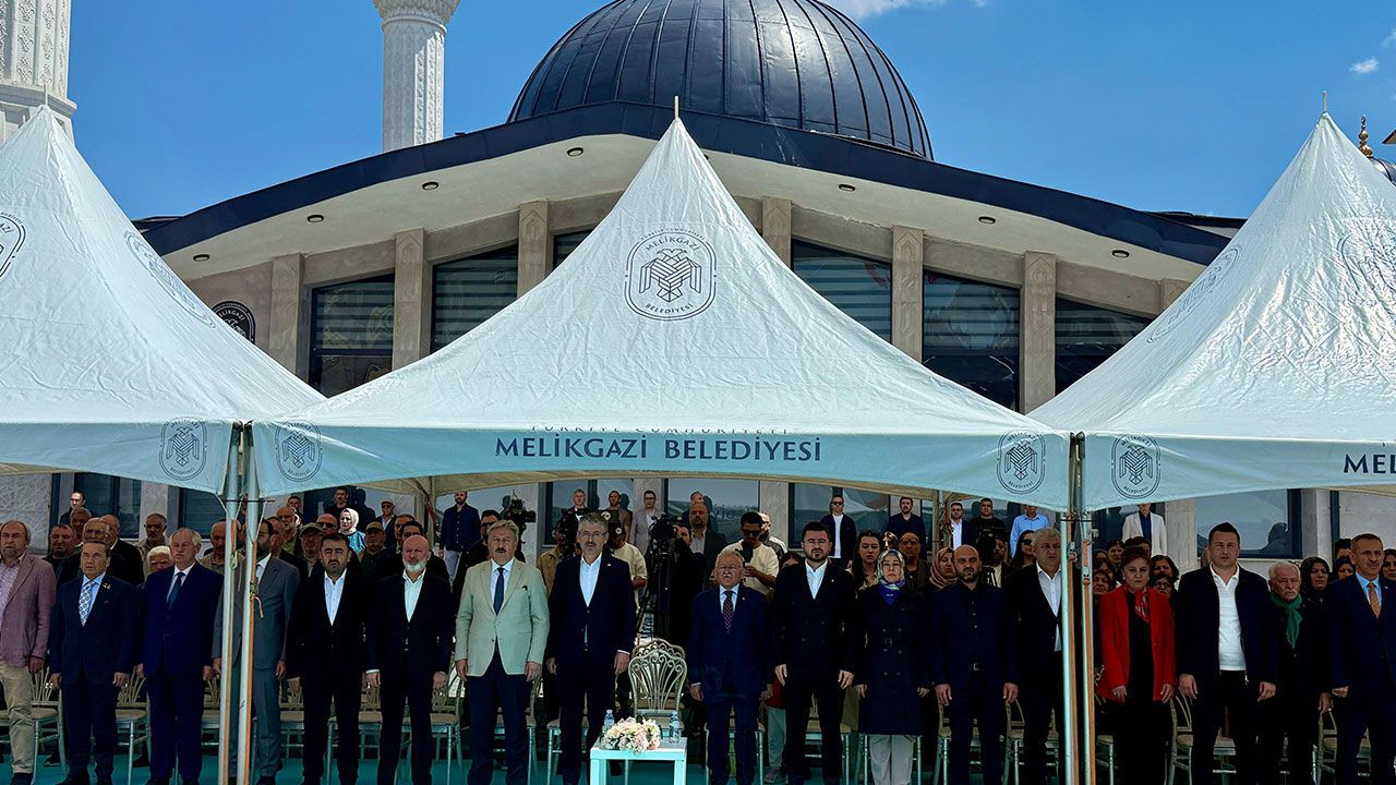 Osman-Fatma Fırıncı Camii dualarla açıldı