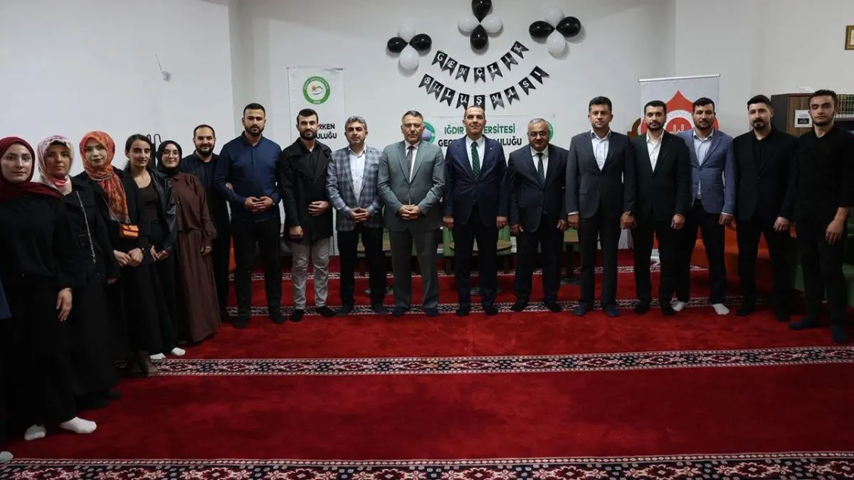 Iğdır Valisi Taşolar'dan Gençlere Milli ve Manevi Değerler Vurgusu: Medeniyetin İzinde Buluşma
