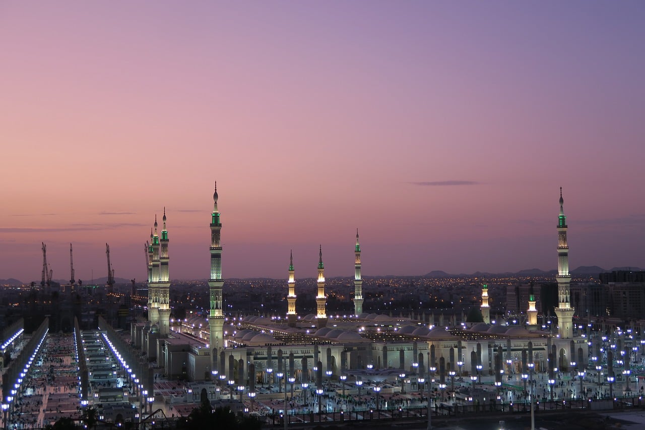 Mescidi nebevi — Medine — Din