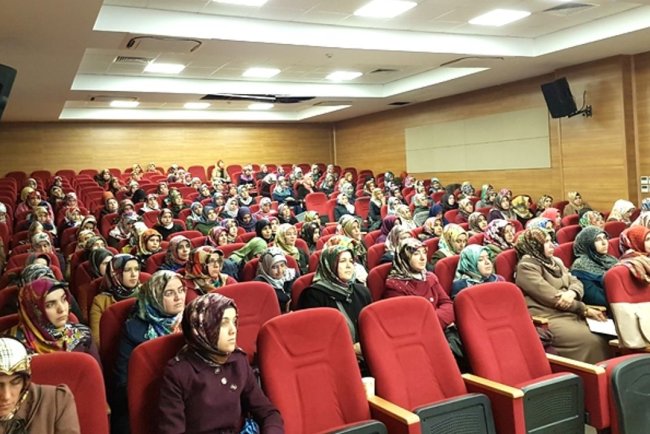 Kur’an kursu öğreticilerine seminer verildi
