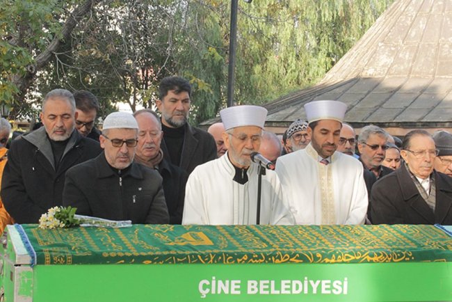 Emekli İl Müftüsü Akbalık ebediyete uğurlandı