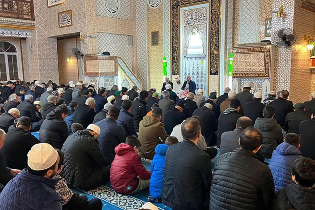 Osmaniye'de gençler camide buluştu