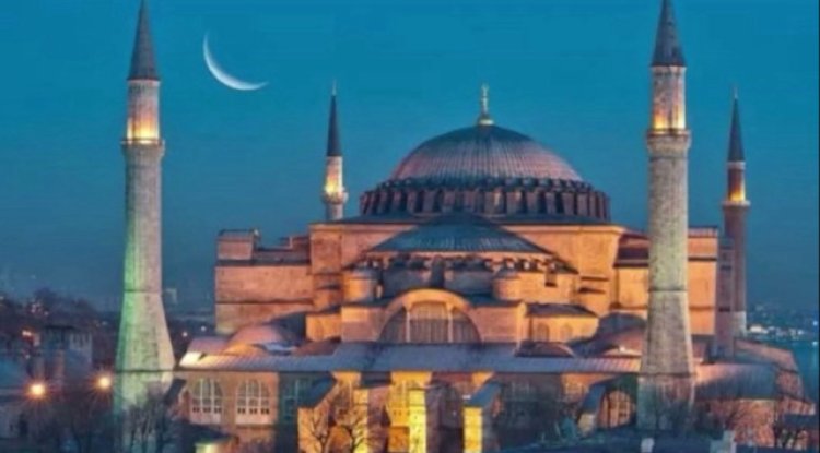 İstanbul'da sabah ezanı kaçta okunuyor? Camide sabah namazı kaçta kılınıyor?