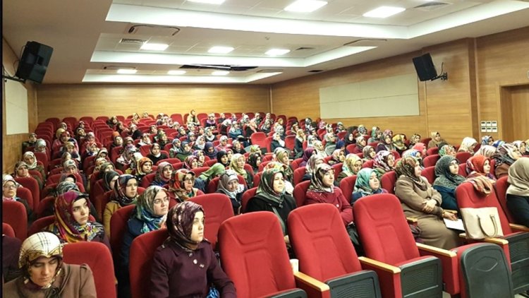 Kur’an kursu öğreticilerine seminer verildi