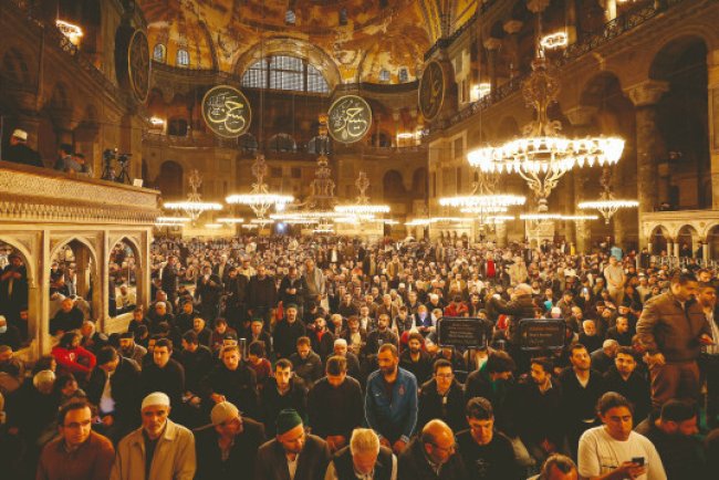 Kadir Gecesi'nde Gazze için duaya duralım