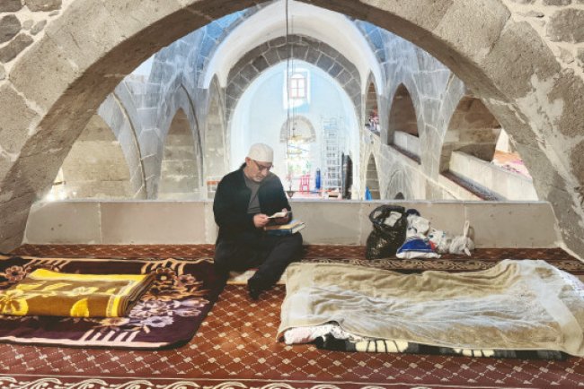 Camilerde itikâf vakti