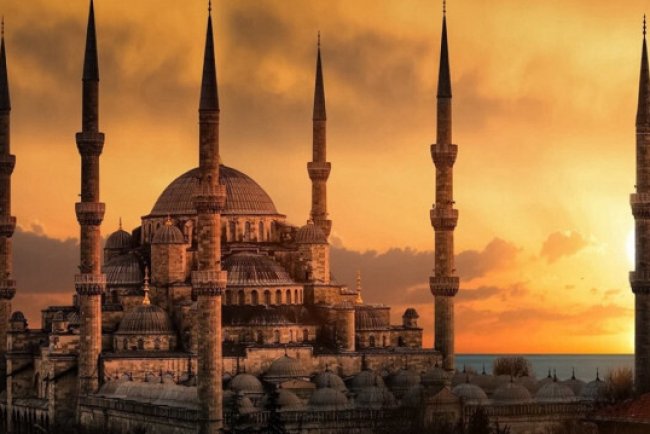 Bedir: Karanlıkları Aydınlatan ve İlham Veren Dolunay