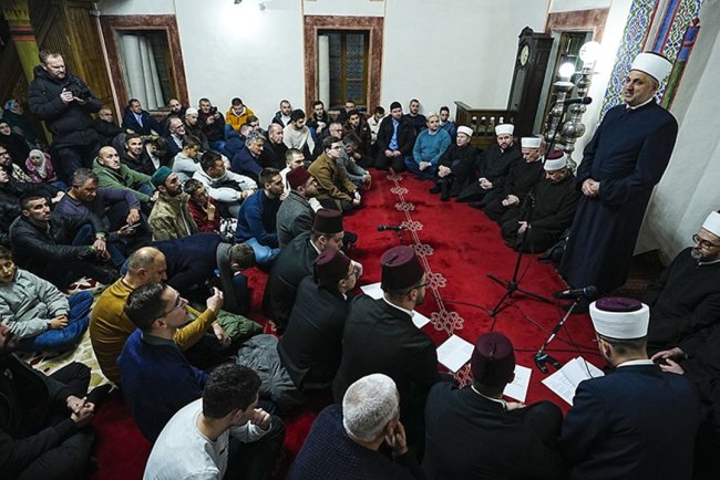 Arnavutluk ve Bosna Hersek'te Regaip Kandili dualarla idrak edildi