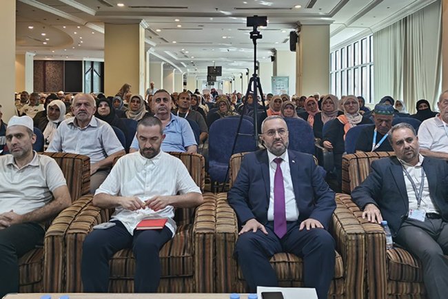 Mekke'de umreciler üç ayları coşkuyla karşıladı