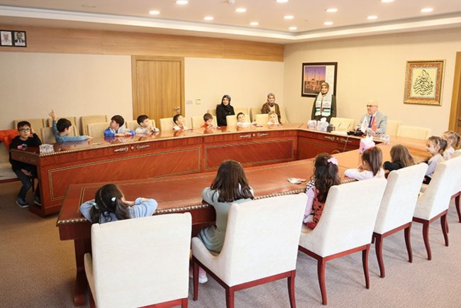 Minikler kumbaralarını Filistinliler için açtı