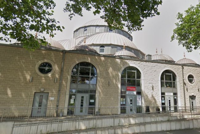 Almanya'da bomba ihbarı nedeniyle camide arama yapıldı