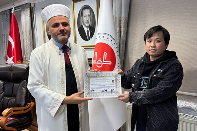 Çinli operatör Rize’de Müslüman oldu