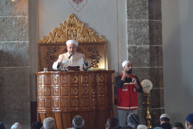 Çakır: İşitme engelli cemaatimizin gönüllerine dokunmayı amaçlıyoruz