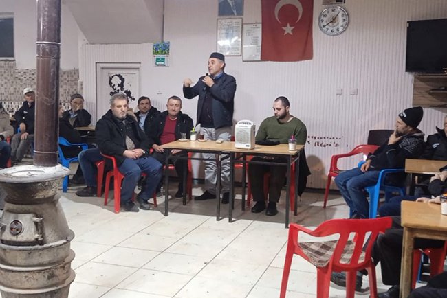 Hisarcık'ta kahvehane sohbetleri sürüyor