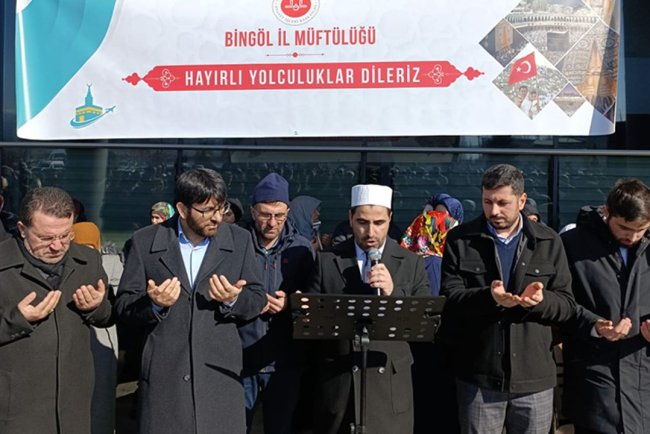 Bingöl’de umreciler dualarla yola çıktı
