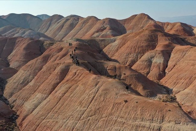 Iğdır'ın Gökkuşağı Tepeleri turizme kazandırılacak