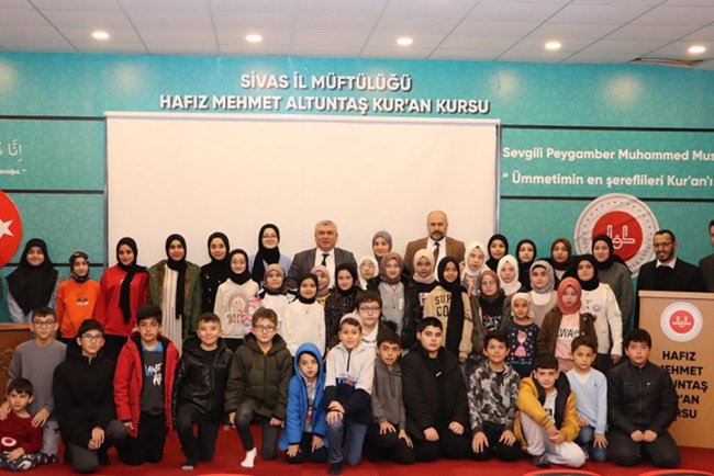 Sivas'ta "Cennet Çiçekleri" ödüllendirildi