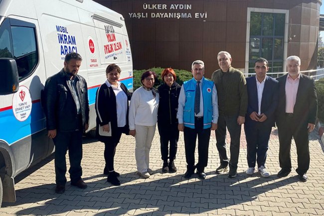 TDV, Tarsus'ta vatandaşlara sıcak çorba ikram etti