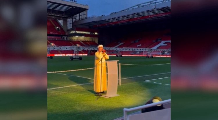 İngiliz devi Liverpool Anfield Road'da iftar organizasyonu düzenledi: Okunan ezan büyük beğeni topladı