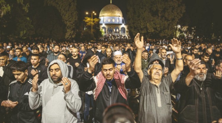 200 bin Müslüman Mescid-i Aksa'da