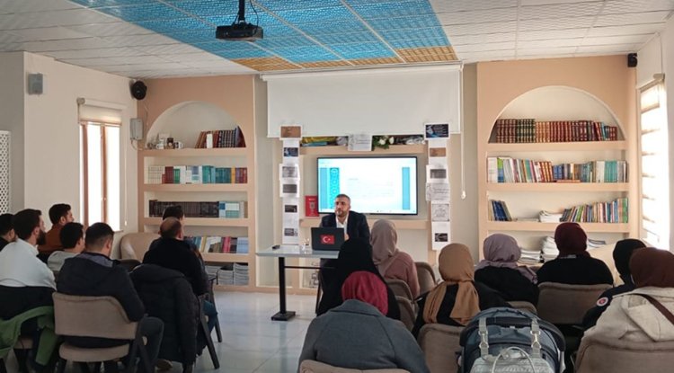 Gediz'de "Aile Ahlakı" semineri düzenlendi