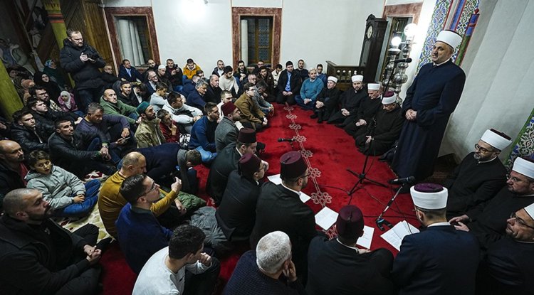 Arnavutluk ve Bosna Hersek'te Regaip Kandili dualarla idrak edildi