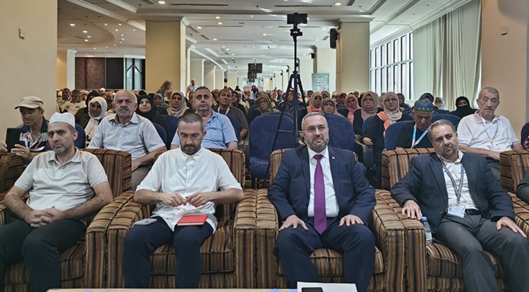 Mekke'de umreciler üç ayları coşkuyla karşıladı