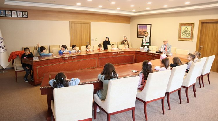 Minikler kumbaralarını Filistinliler için açtı