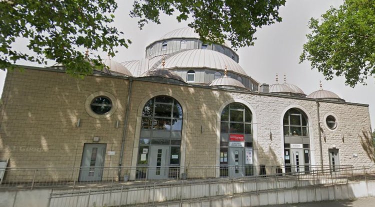 Almanya'da bomba ihbarı nedeniyle camide arama yapıldı