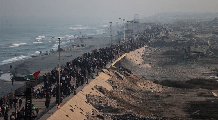 Gazze Şeridi'nin kuzeyine dönen Filistinliler "tarifsiz duygular" yaşadıklarını ifade ediyor