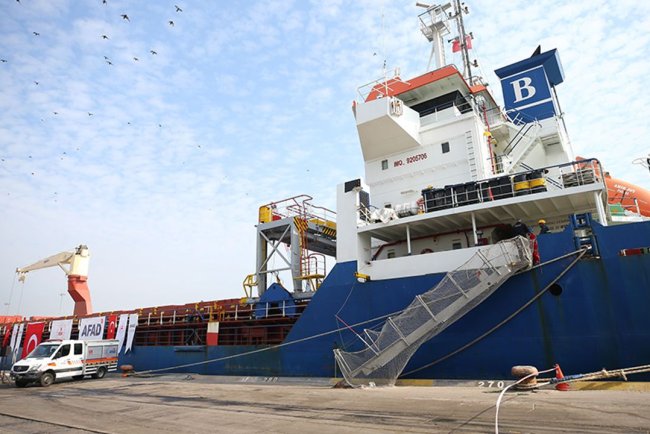 Gazze'ye insani yardım ulaştıracak "15. İyilik Gemisi" Mersin'den uğurlandı