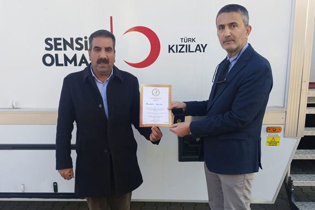 Din görevlisi Bulut’a Kızılay’dan altın madalya