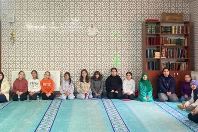 Bahçelievler'de kitap okuma ve bilgi yarışması