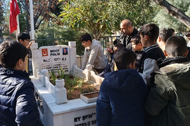 Kahta Diyanet gençlikten şehitlere vefa