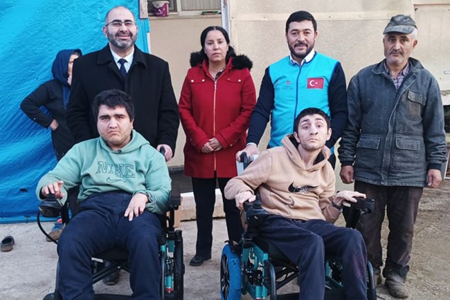 Bayat'ta engeller aşılıyor