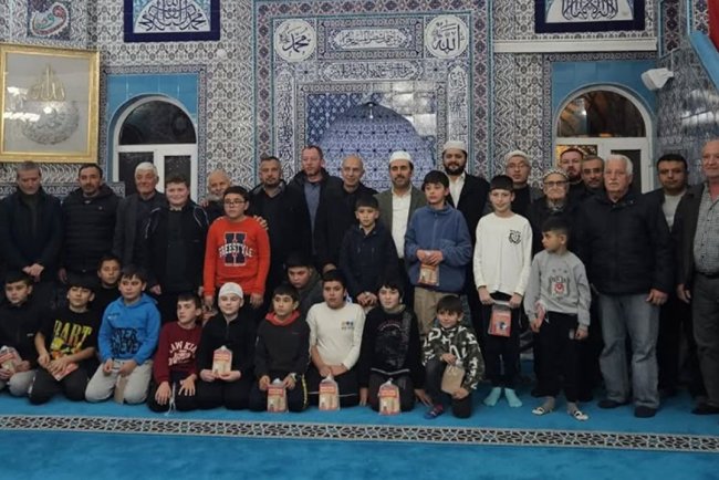 Muğla'da çocuklar camide yarıştı