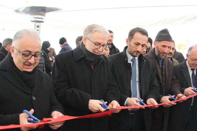 Erzurum’da deprem bölgesi yararına hayır çarşısı açıldı