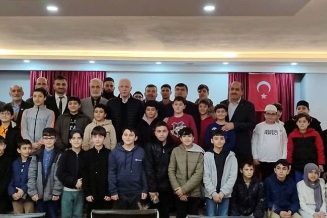 Vali Gül’den Sultanbeyli'deki ödev evlerine ziyaret