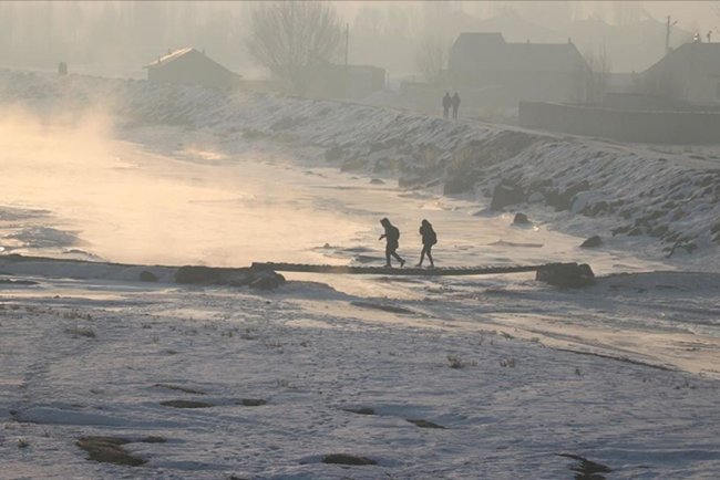 Doğu Anadolu'da 4 ilde soğuklar nehir, dere ve şelaleyi dondurdu