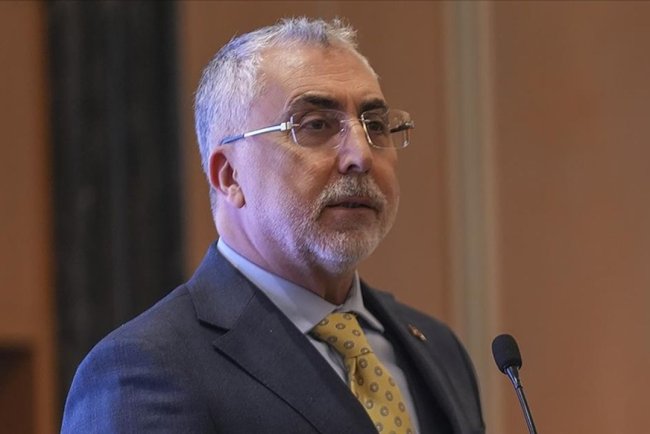 Bakan Işıkhan: (Emeklilerin bayram ikramiyesi) Önceki yıllarda nasıl bir artış olduysa değerlendirmeleri yapacağız