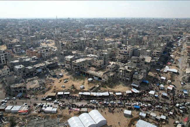 İşgalciler, Gazze'nin Han Yunus kentinde Filistinlilere ait evlere ateş açtı