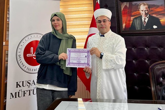 Alman kadın çevresinden etkilenip Aydın'da Müslüman oldu