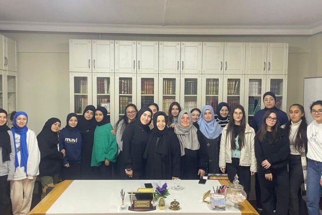 Bahçelievler'de gençler söyleşide buluştu